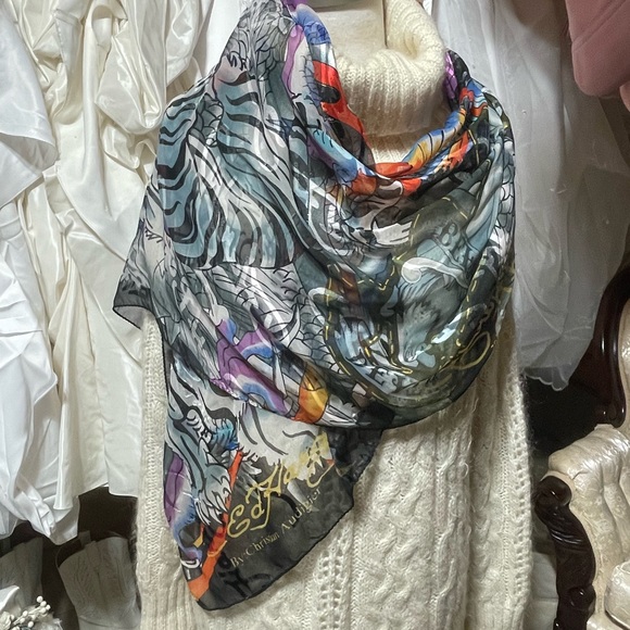 Ed Hardy scarf - Picture 7 of 11